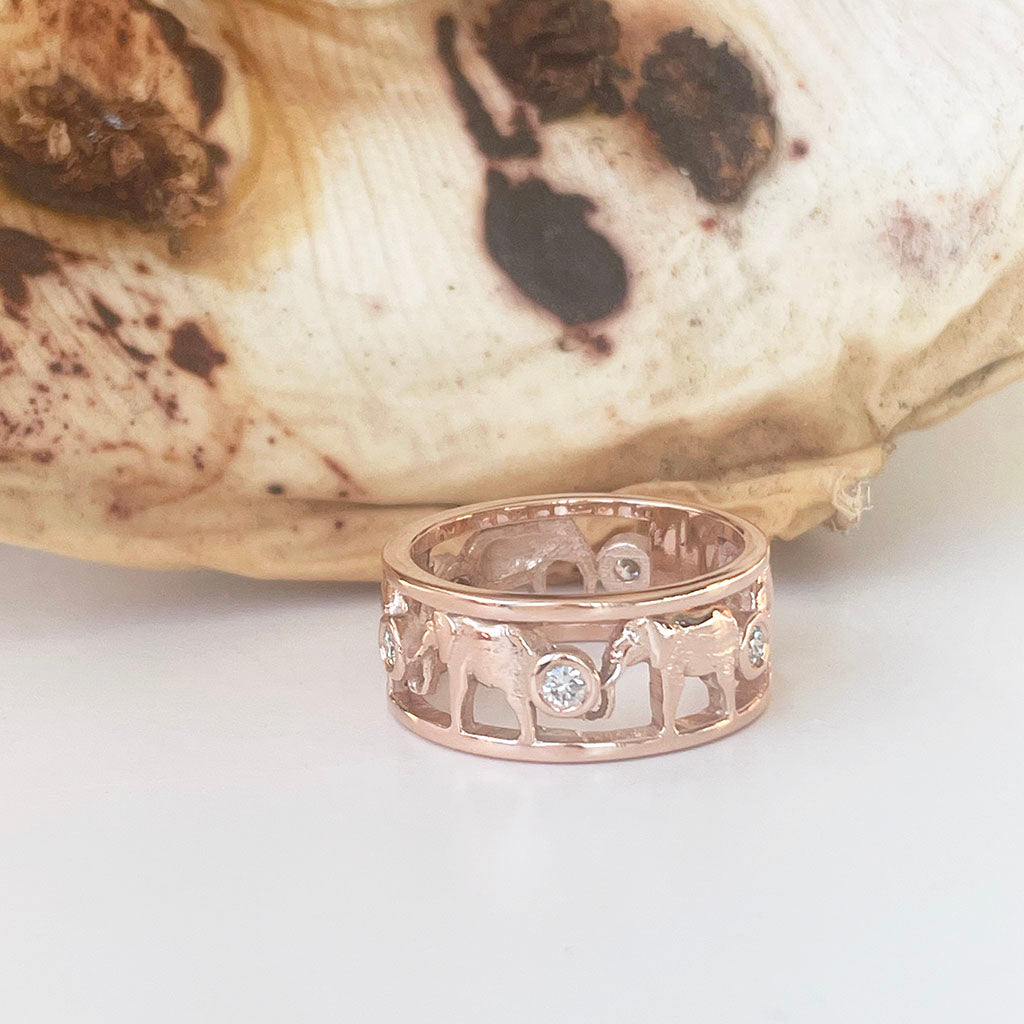 Elephant Chain Ring with White Diamonds and Rose Gold Borders