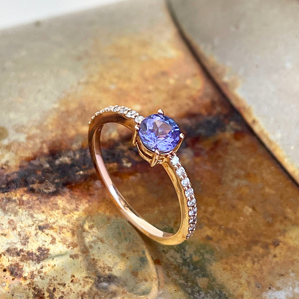 Subtlety Decadent Round Cut Tanzanite Diamond Band Highlight Rose