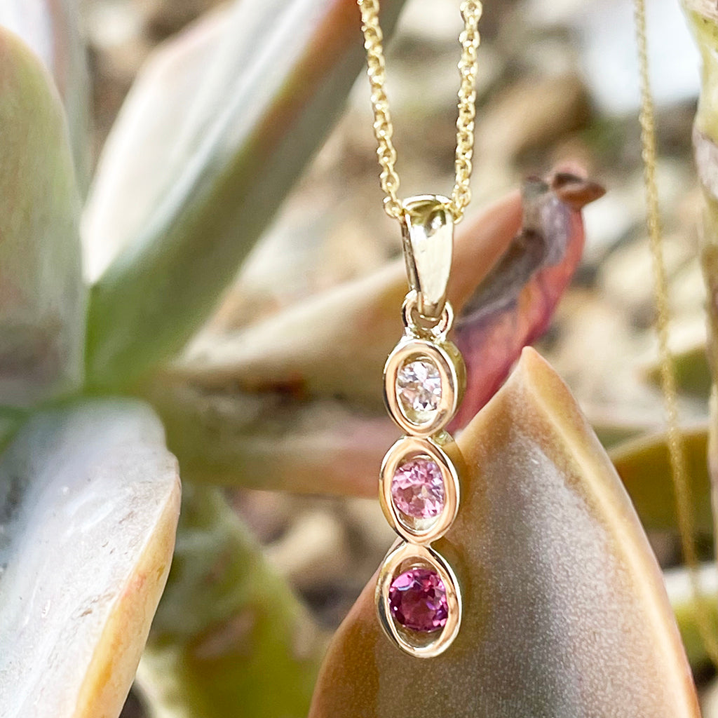 Delightful All The Pinks Pendant Yellow Gold Pendant