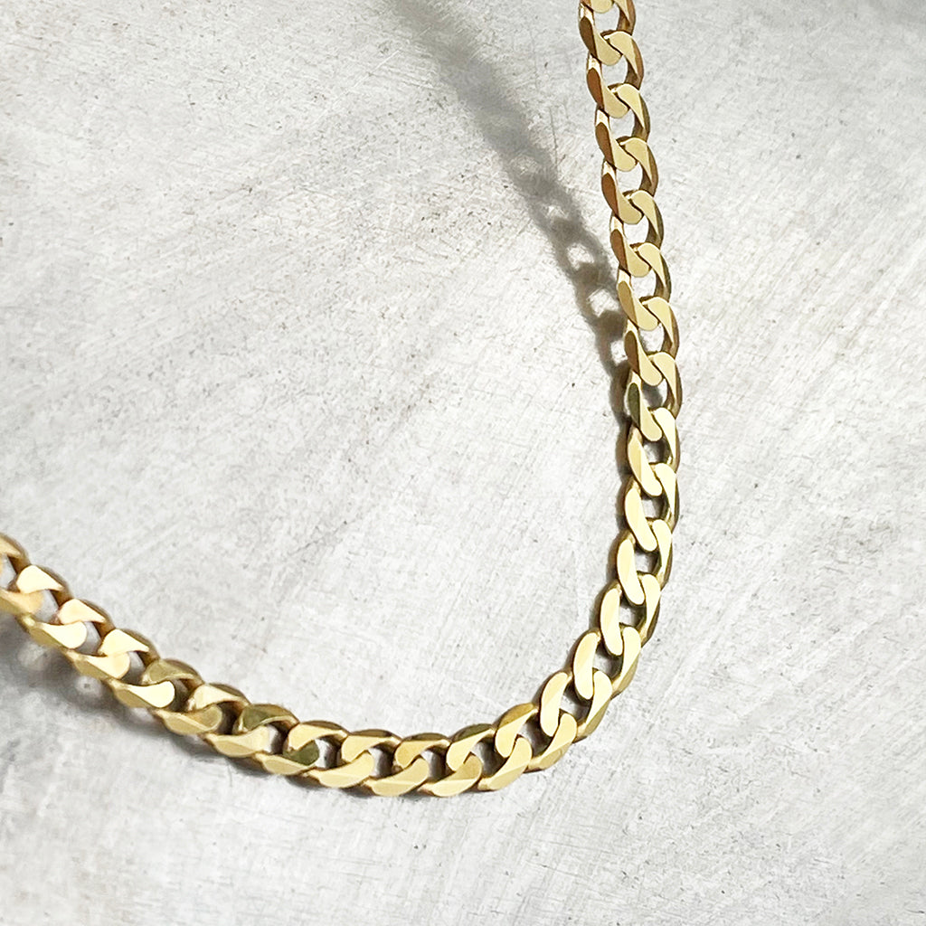 Elegant Yellow Gold Curb Round Chain