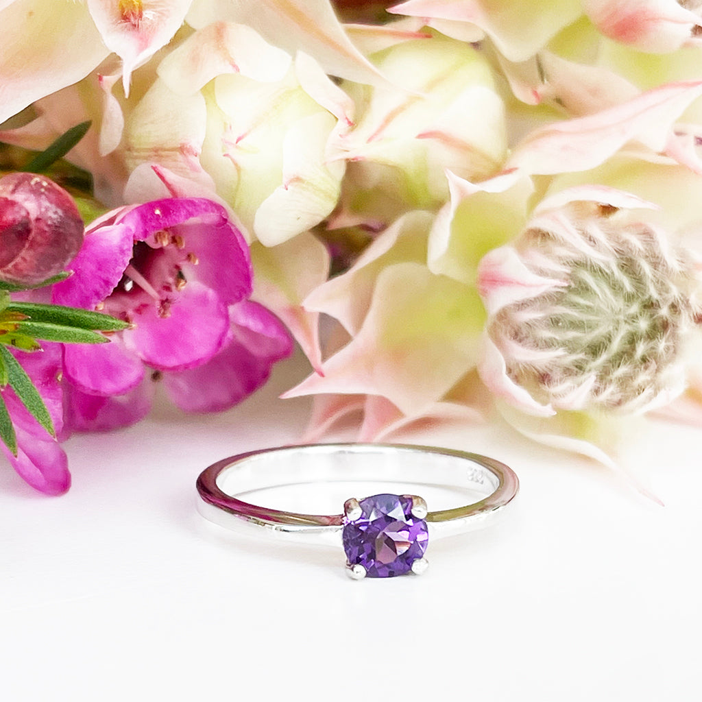 Silver Four Claw Solitaire Amethyst Round Cut Ring