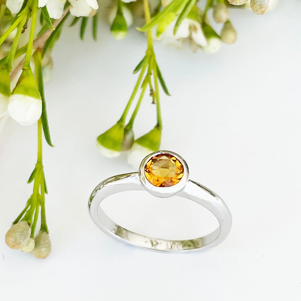 Silver Solitaire Round Tube Set Citrine Ring