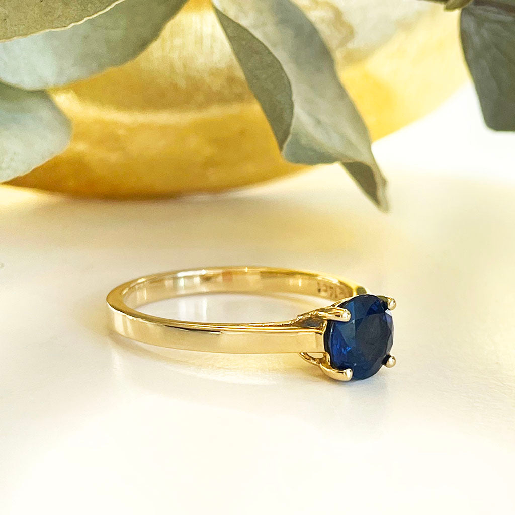 Blue Sapphire yellow gold ring
