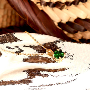 Elegant Claw Set Round Cut Tsavorite Yellow Gold Pendant