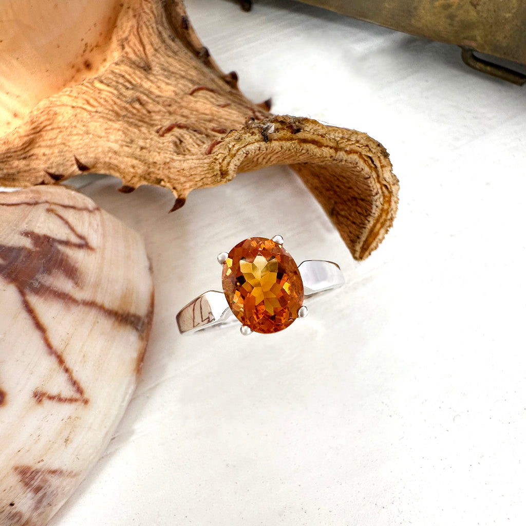 Elegant Oval Cut Citrine Solitaire White Gold Ring