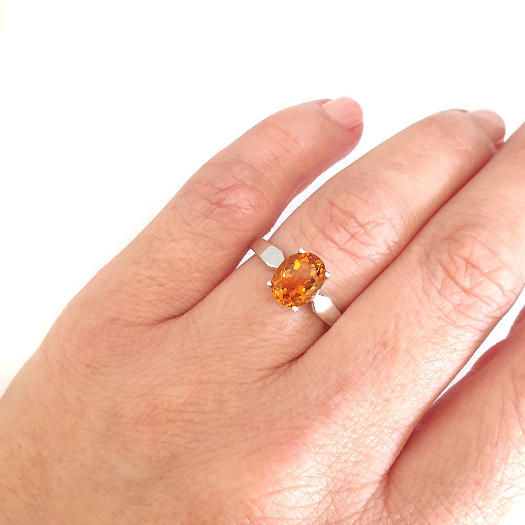 Elegant Oval Cut Citrine Solitaire White Gold Ring