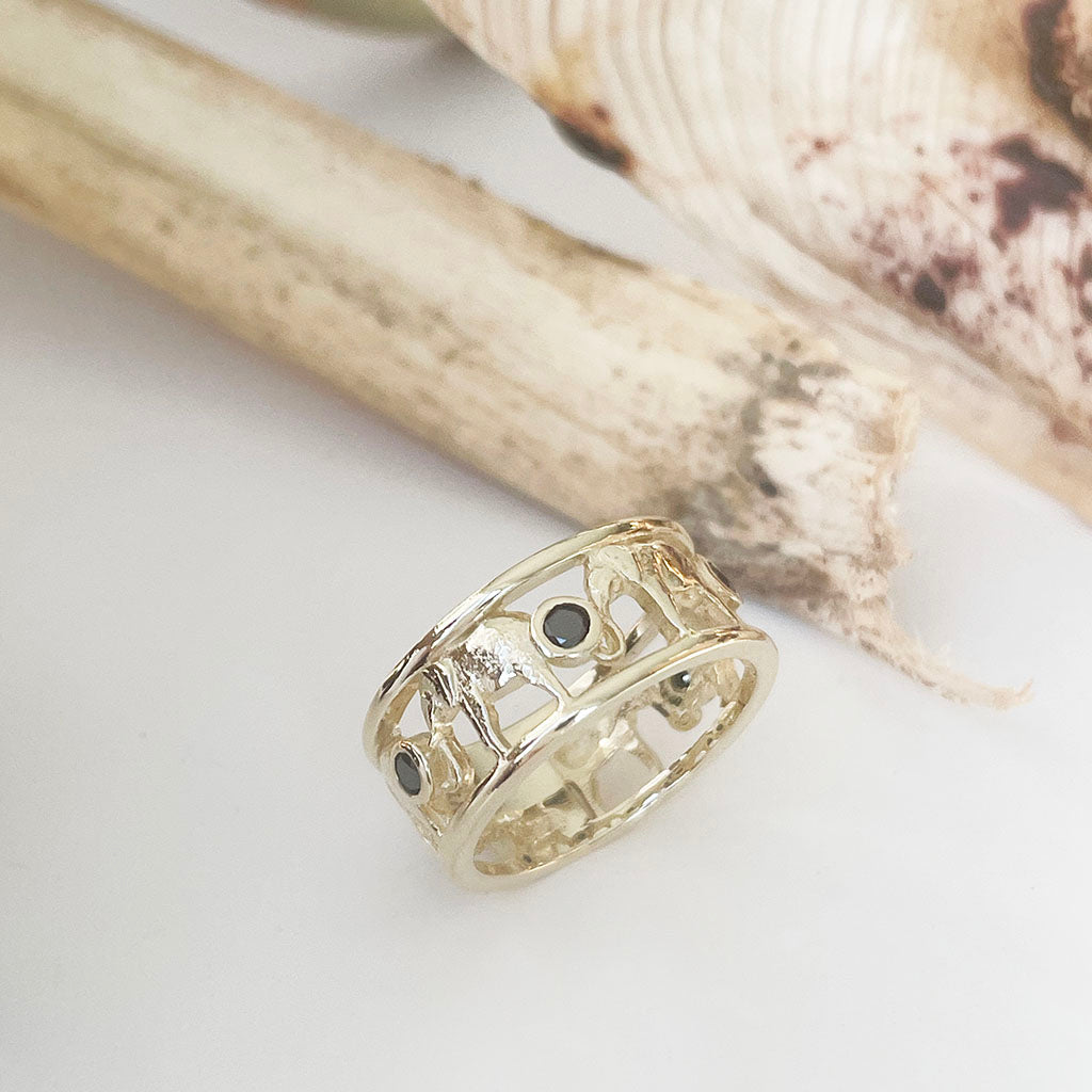 Elephant Chain Ring with Black Diamonds and Yellow Gold Borders