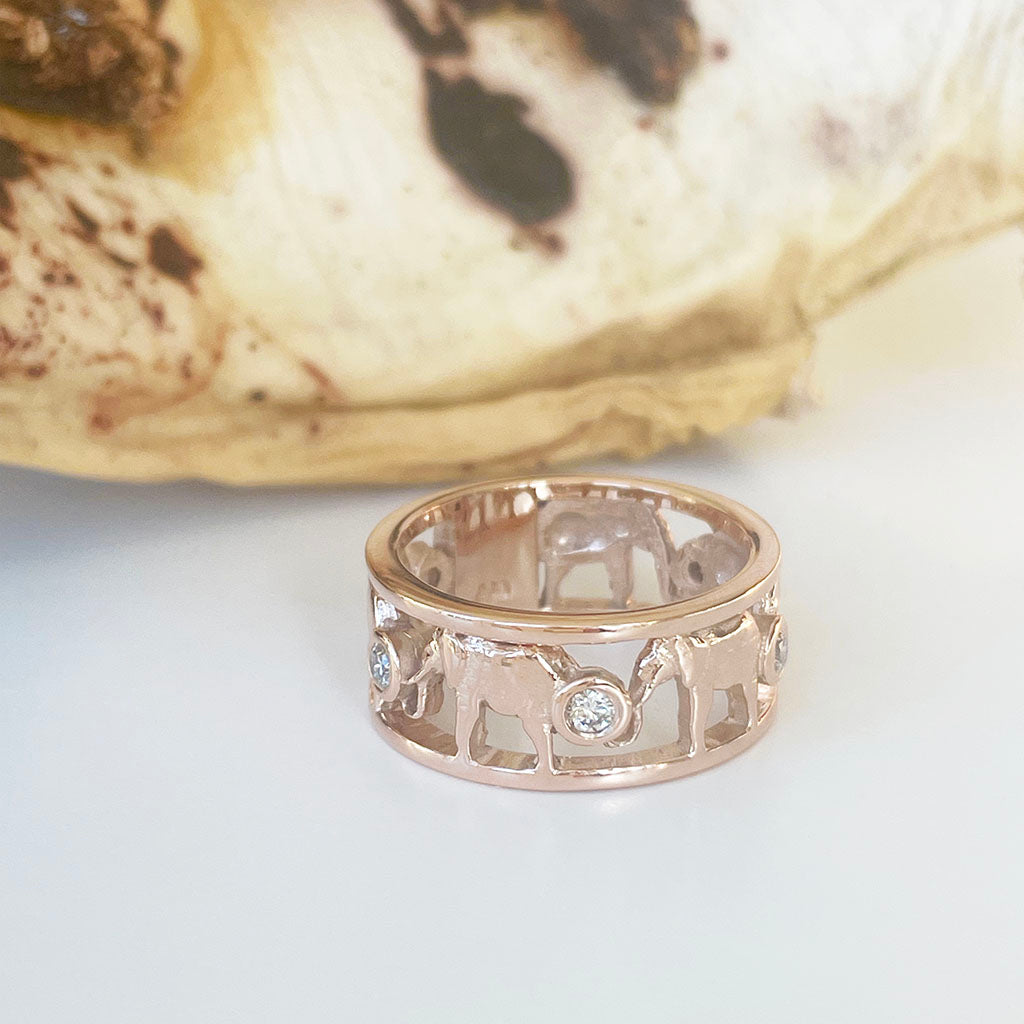 Elephant Chain Ring with White Diamonds and Rose Gold Borders