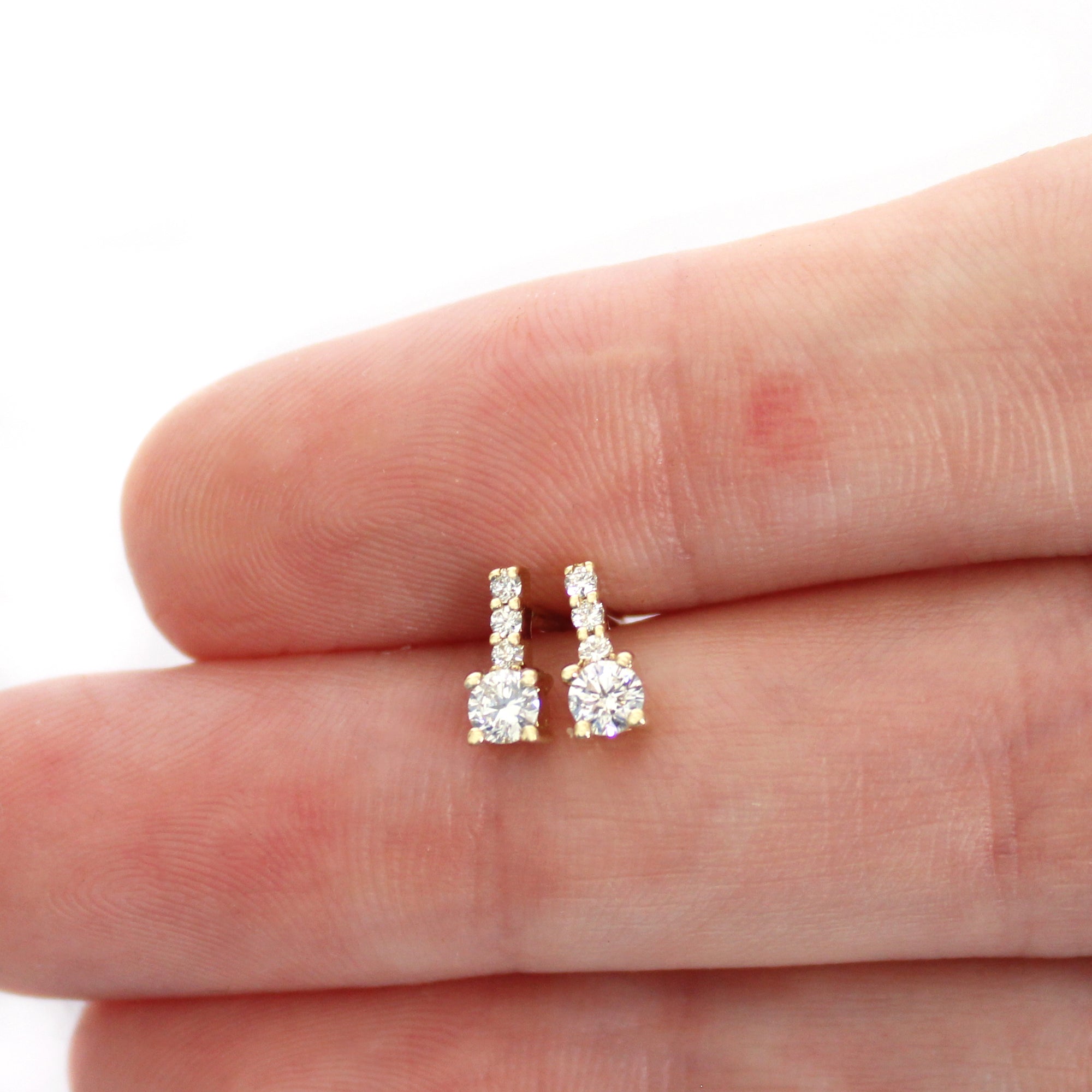 Small white gold studs deals