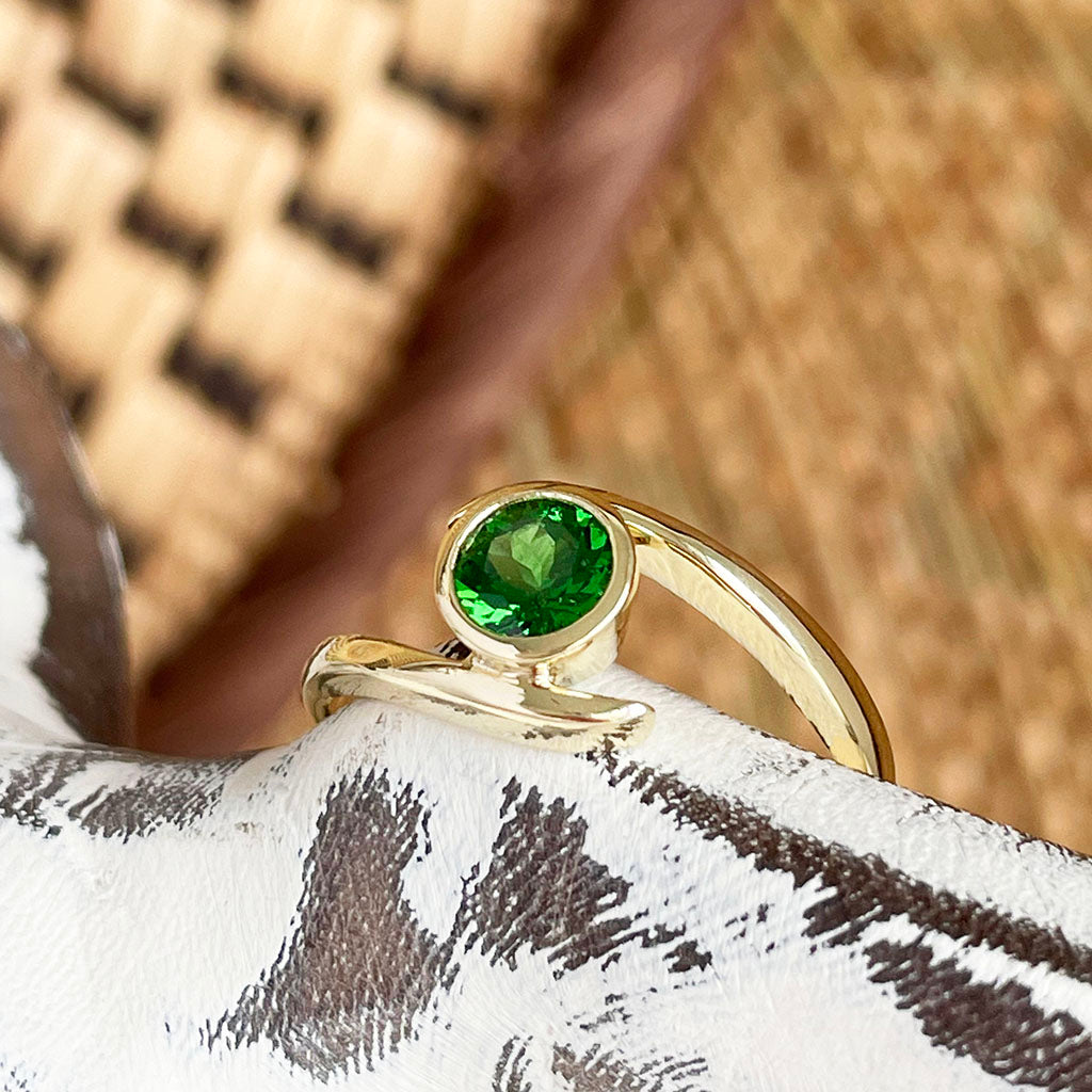 Tsavorite yellow gold ring