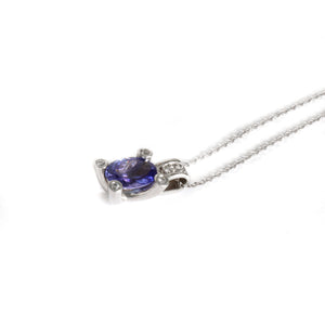 Gorgeous Oval Cut Tanzanite with Diamond Claw, Bale and Band Accent Pendant