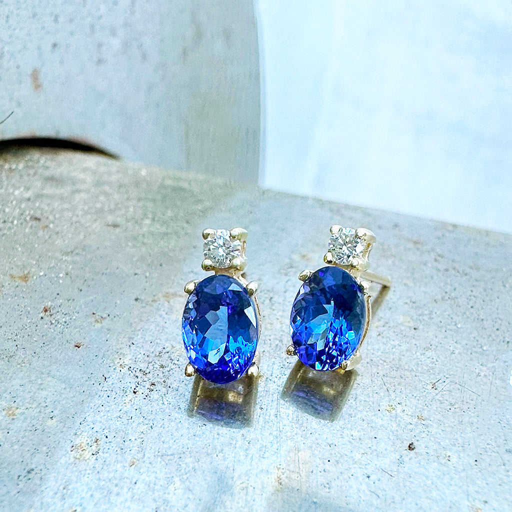Gorgeous Oval Tanzanite and White Highlight Yellow Gold StudsGorgeous Oval Tanzanite and White Highlight Yellow Gold Studs