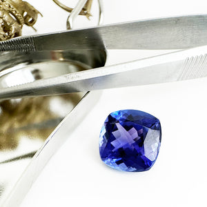 Tanzanite - violet/BLUE Cushion Cut - 5.87ct