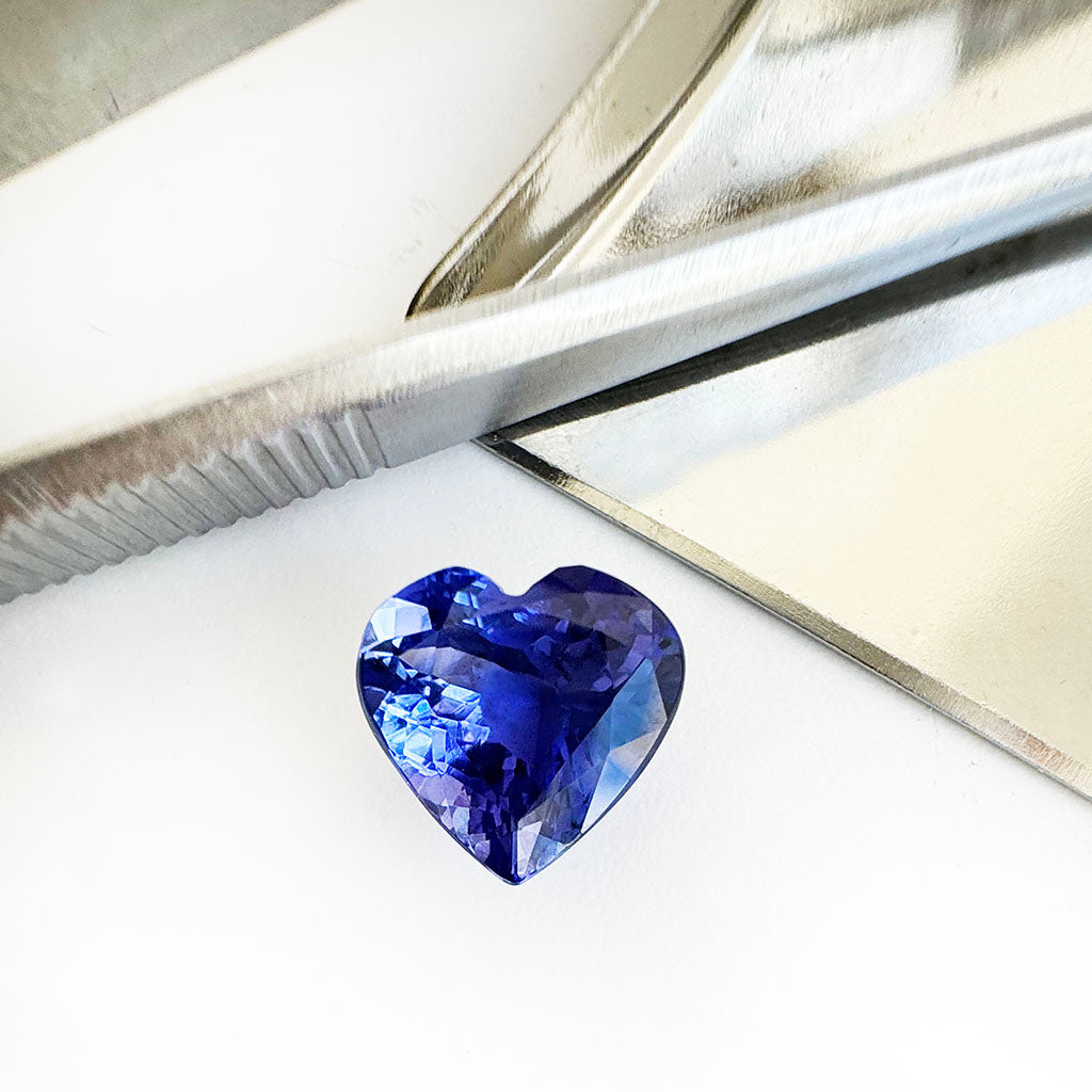 Tanzanite - blue/VIOLET Heart Cut - 3.49ct