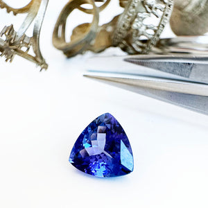 Tanzanite - blue/VIOLET Trilliant Cut - 1.92ct