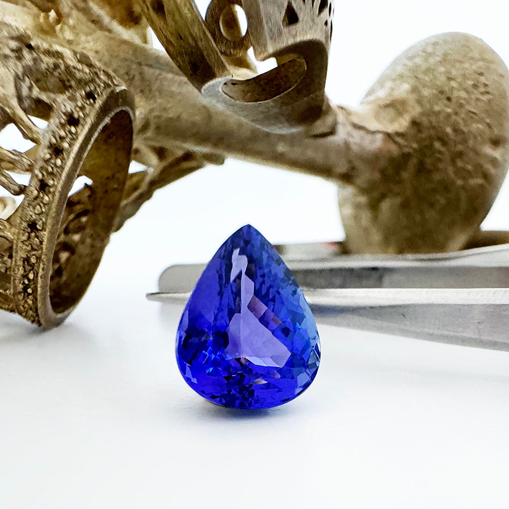 Tanzanite - violet/BLUE Pear Cut - 4.080ct