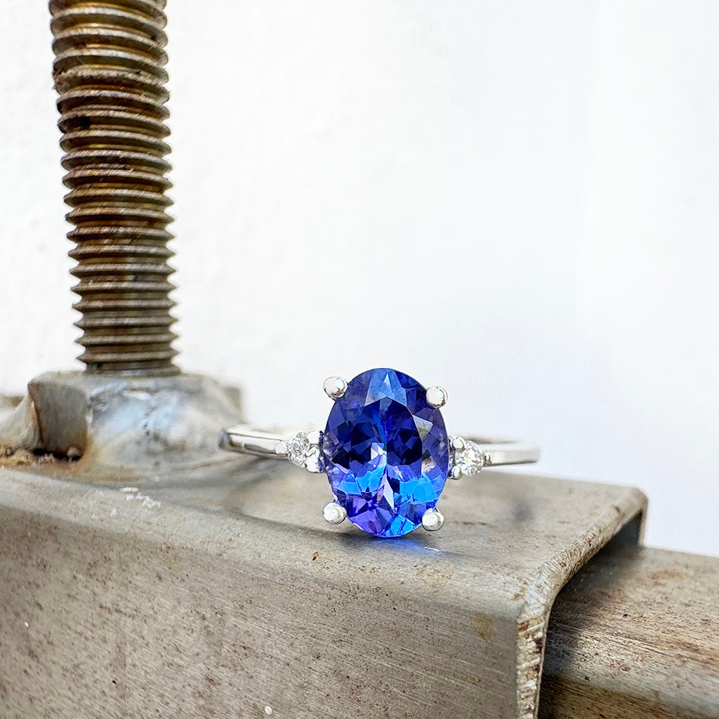 Princess Vibes Oval Cut Tanzanite With Diamond Shoulder Highlight Ring
