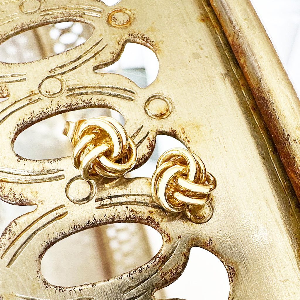 Sumptuous Yellow Gold Knot Studs