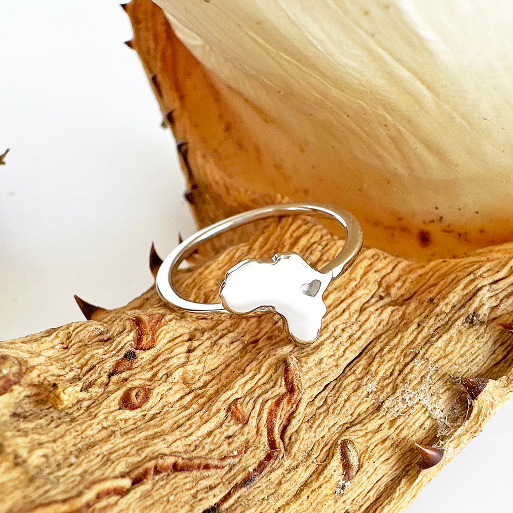 White Gold Africa Heart Map Ring