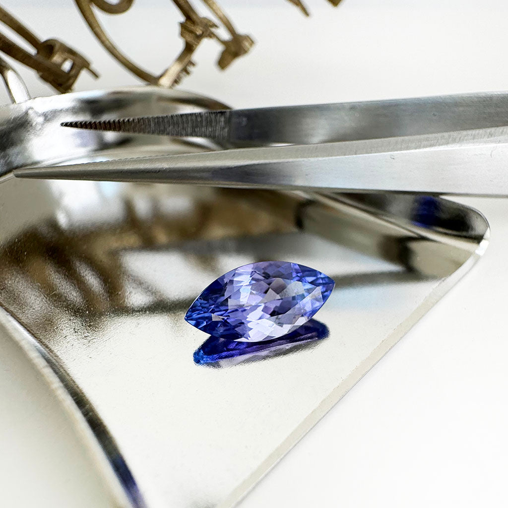 Tanzanite - blue/VIOLET Marquise Cut - 2.05ct