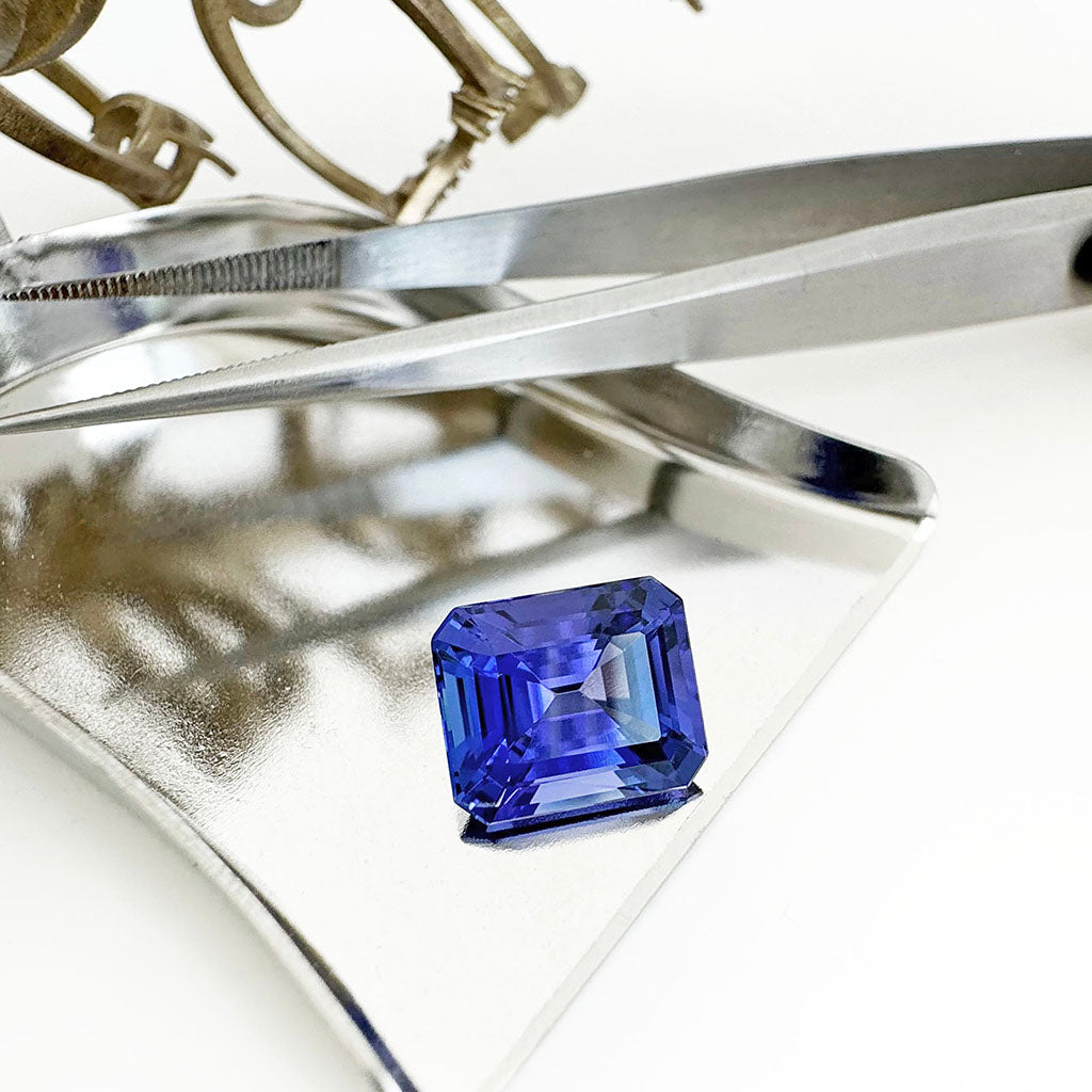 Tanzanite - blue/VIOLET Emerald Cut - 4.43ct