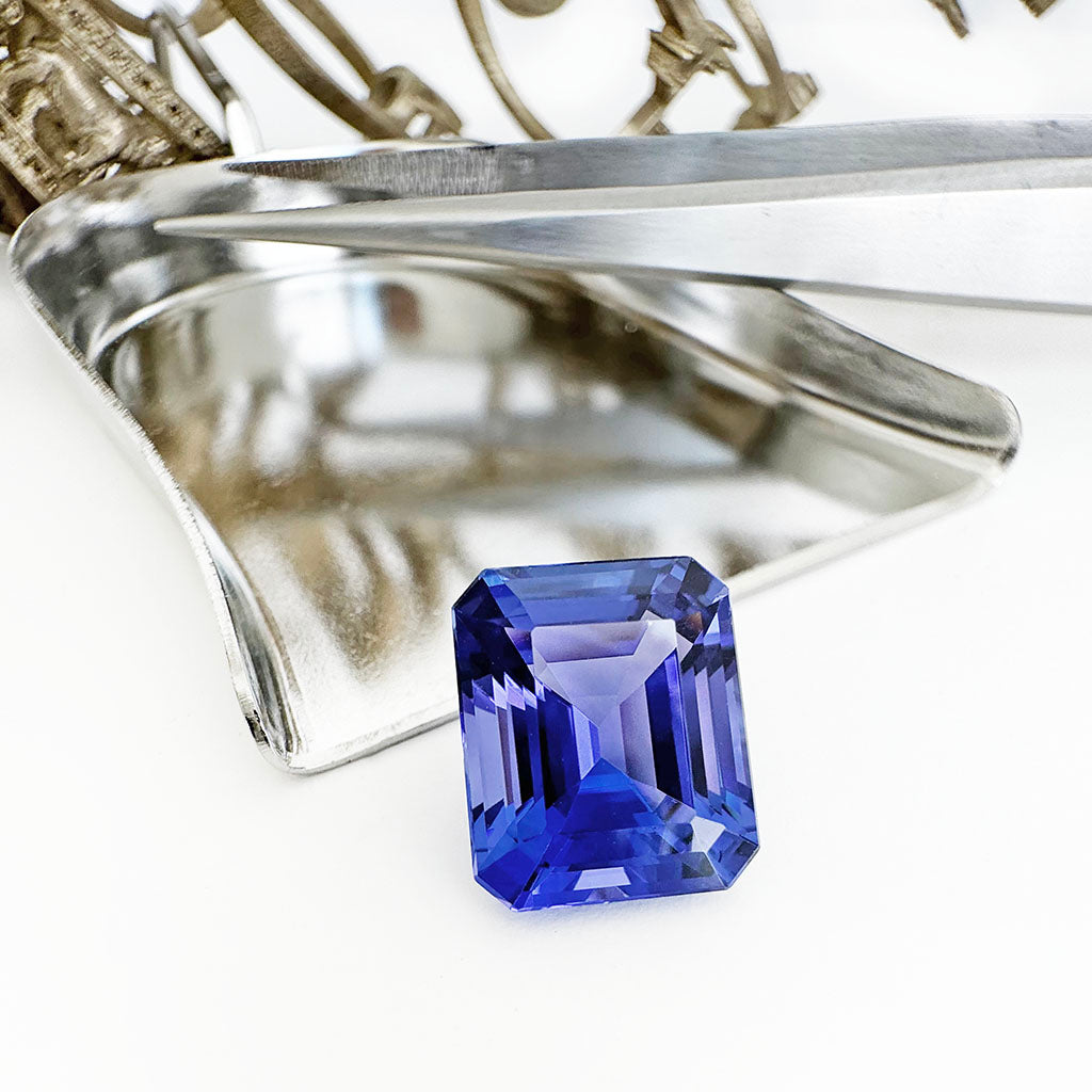 Tanzanite - blue/VIOLET Emerald Cut - 4.43ct