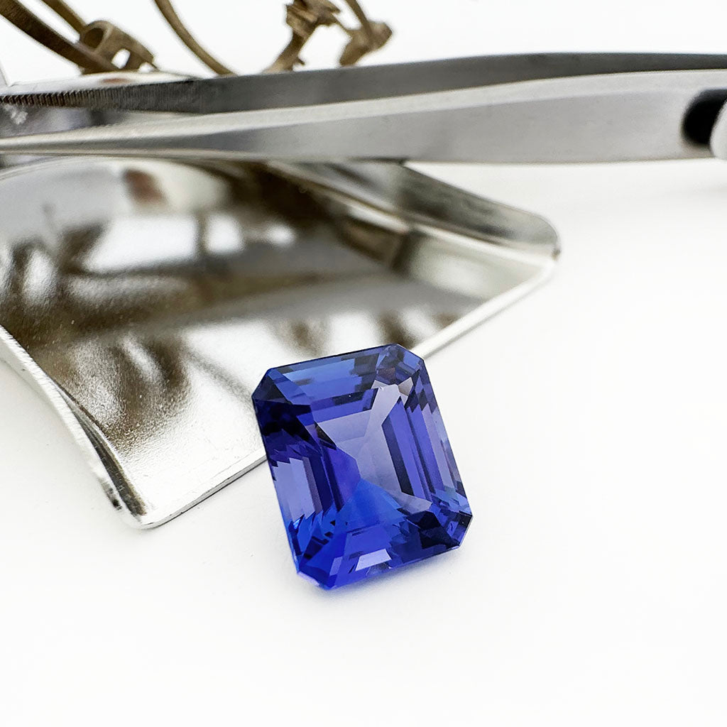 Tanzanite - blue/VIOLET Emerald Cut - 4.43ct