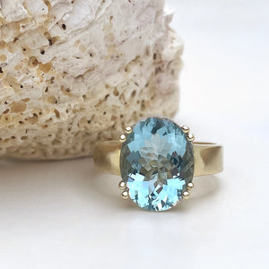 Solid Solitaire Aquamarine Oval Cut Double Claw Ring