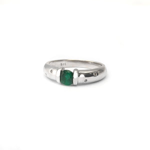 Emerald And Diamond Sprinkled Shoulder Ring