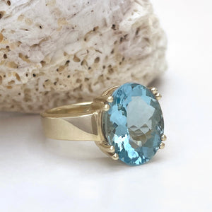 Solid Solitaire Aquamarine Oval Cut Double Claw Ring