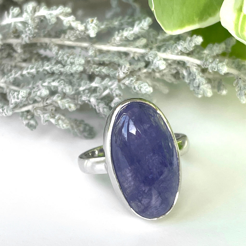 Silver Oval Cut Cabochon Tanzanite Silver Ring