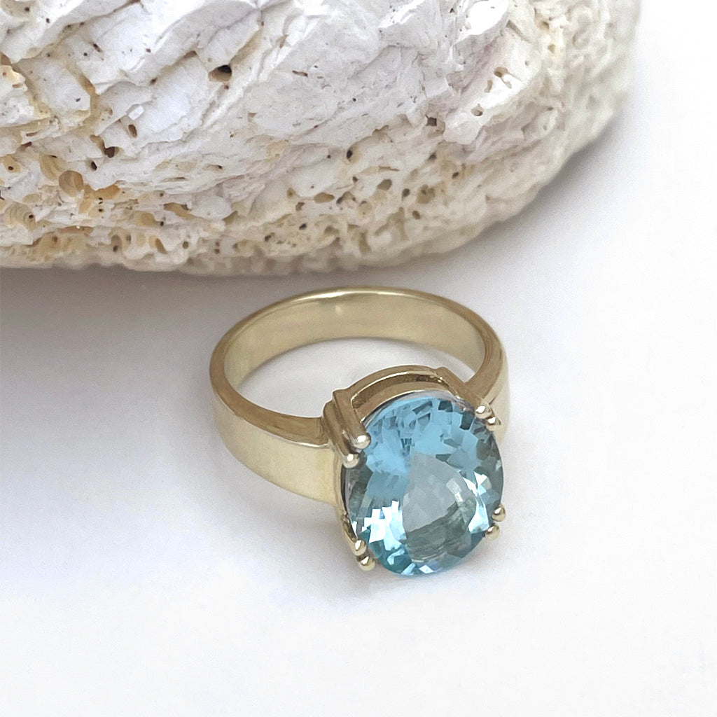 Solid Solitaire Aquamarine Oval Cut Double Claw Ring