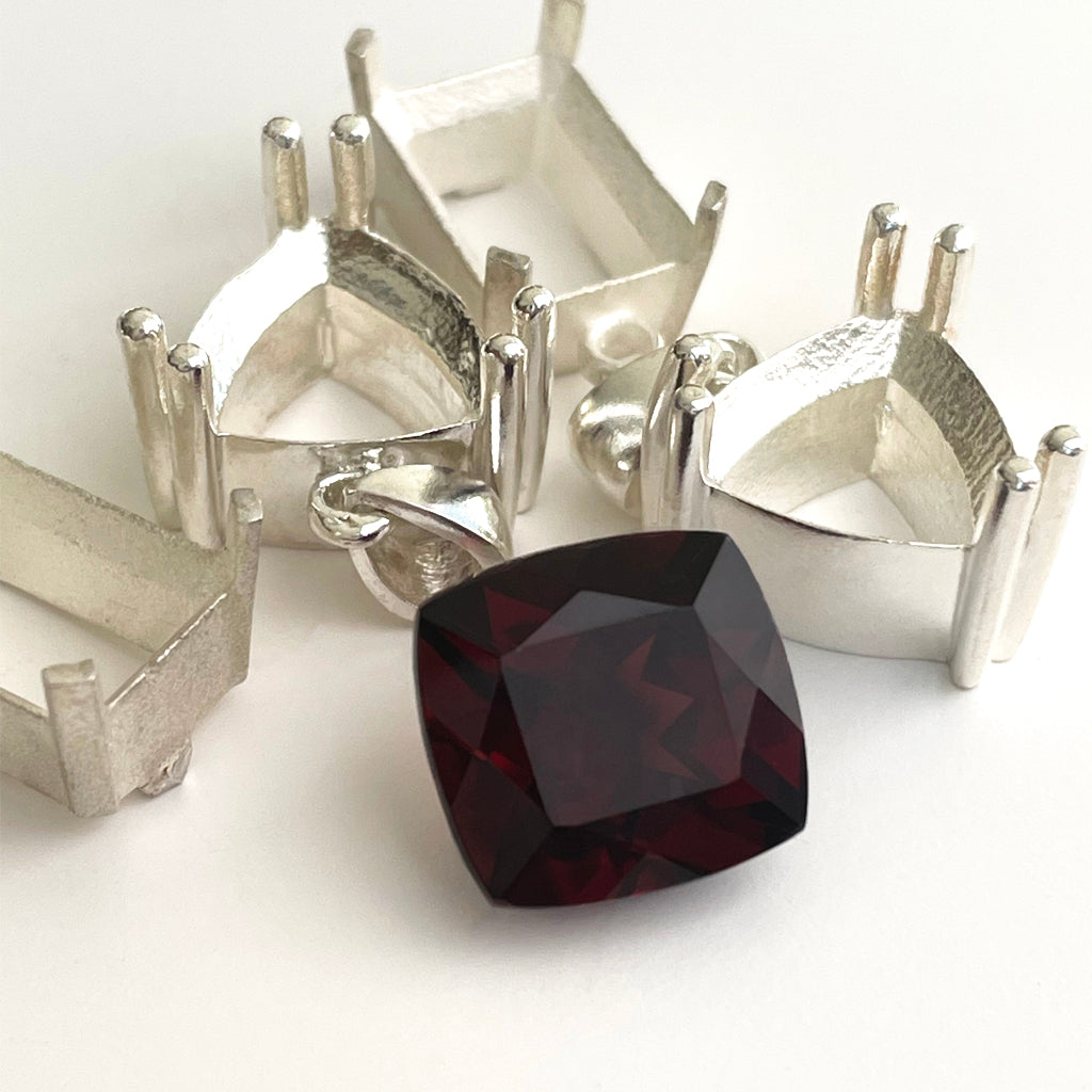 Garnet - Red Square Cushion Cut - 11.56ct