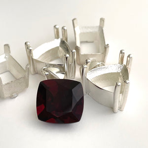 Garnet - Red Square Cushion Cut - 11.56ct