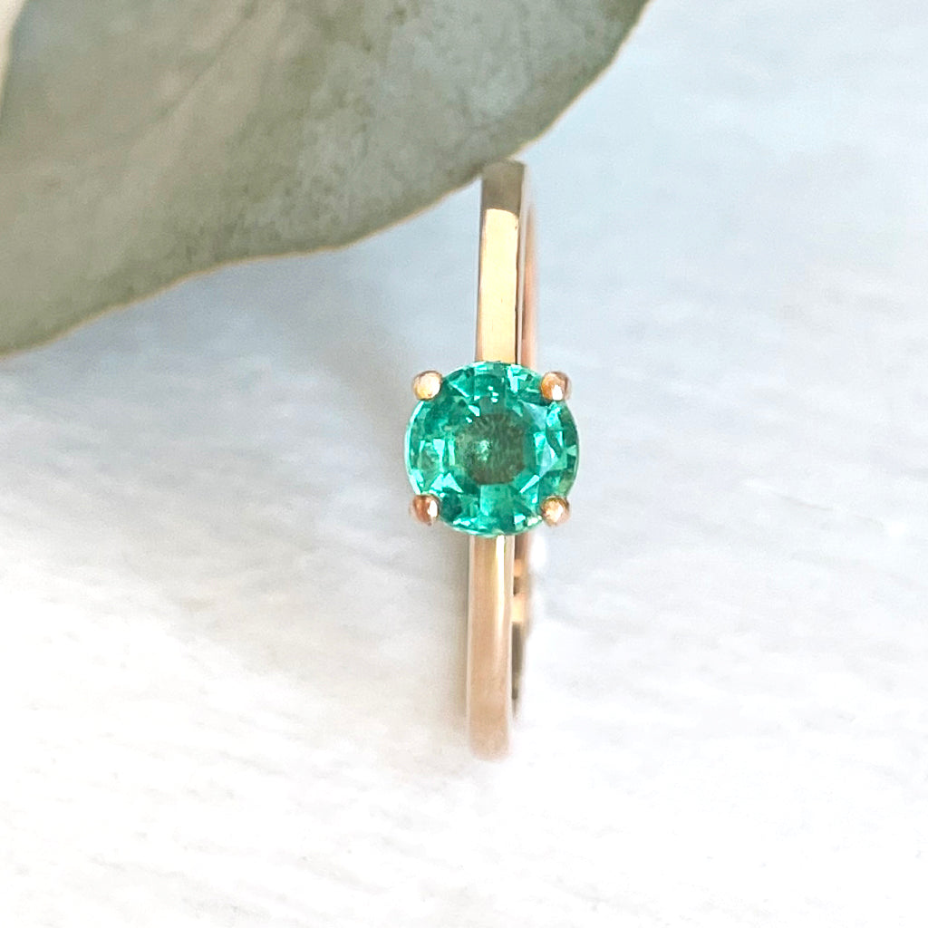 Majestic Raised Four Claw Rose Gold Emerald Ring