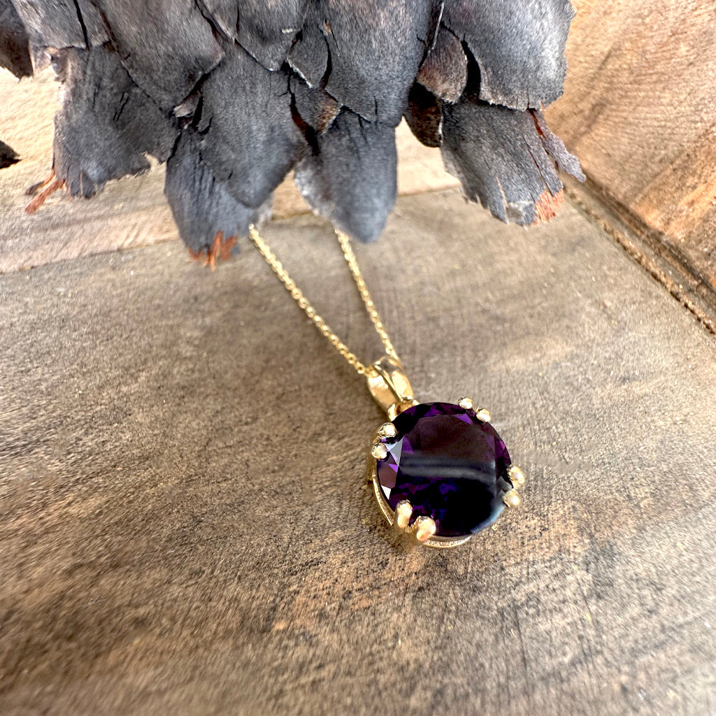 Petite Classic Round Cut Double Claw Amethyst Yellow Gold Pendant