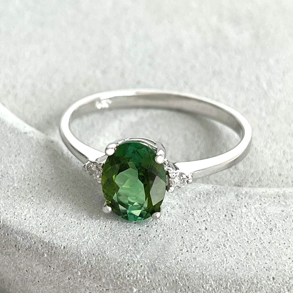 Princess Vibes Oval Cut Green Tourmaline With Diamond Shoulder Highlight Ring
