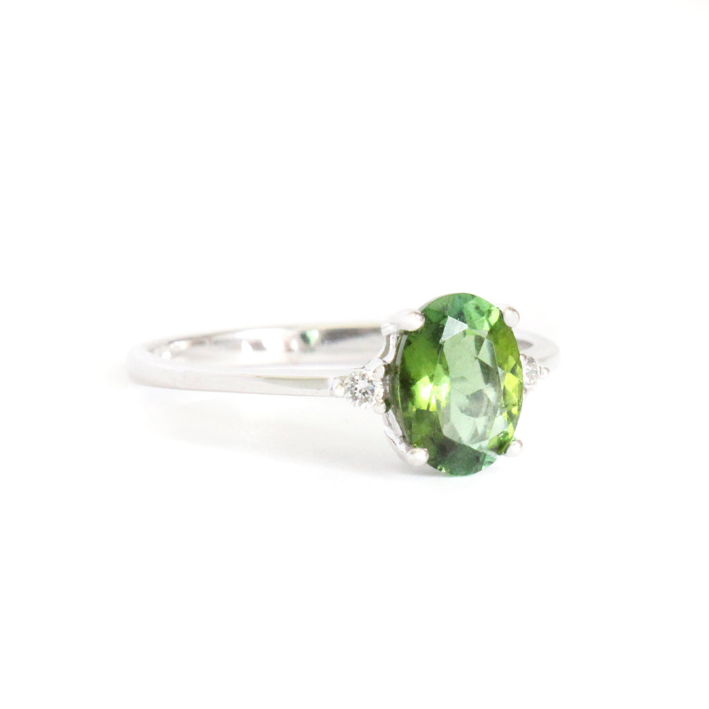 Princess Vibes Oval Cut Green Tourmaline With Diamond Shoulder Highlight Ring
