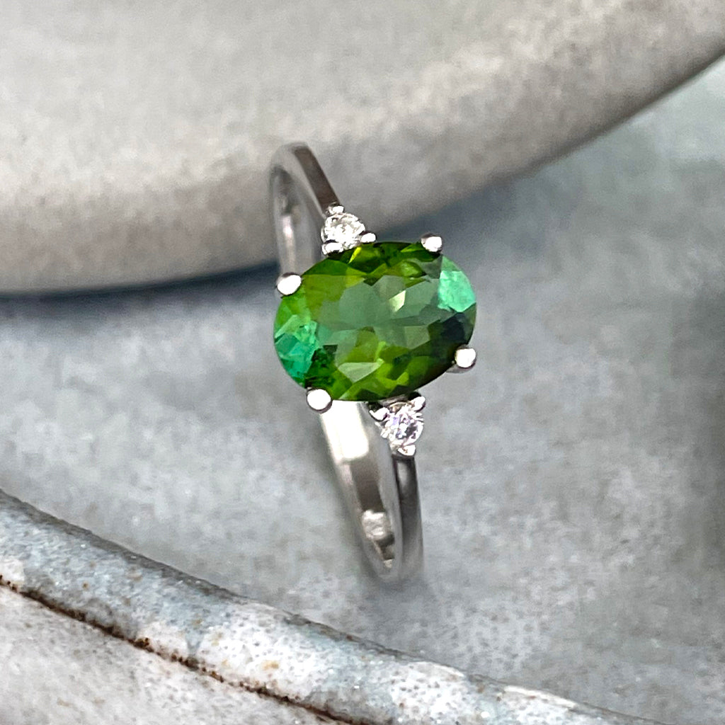 Princess Vibes Oval Cut Green Tourmaline With Diamond Shoulder Highlight Ring
