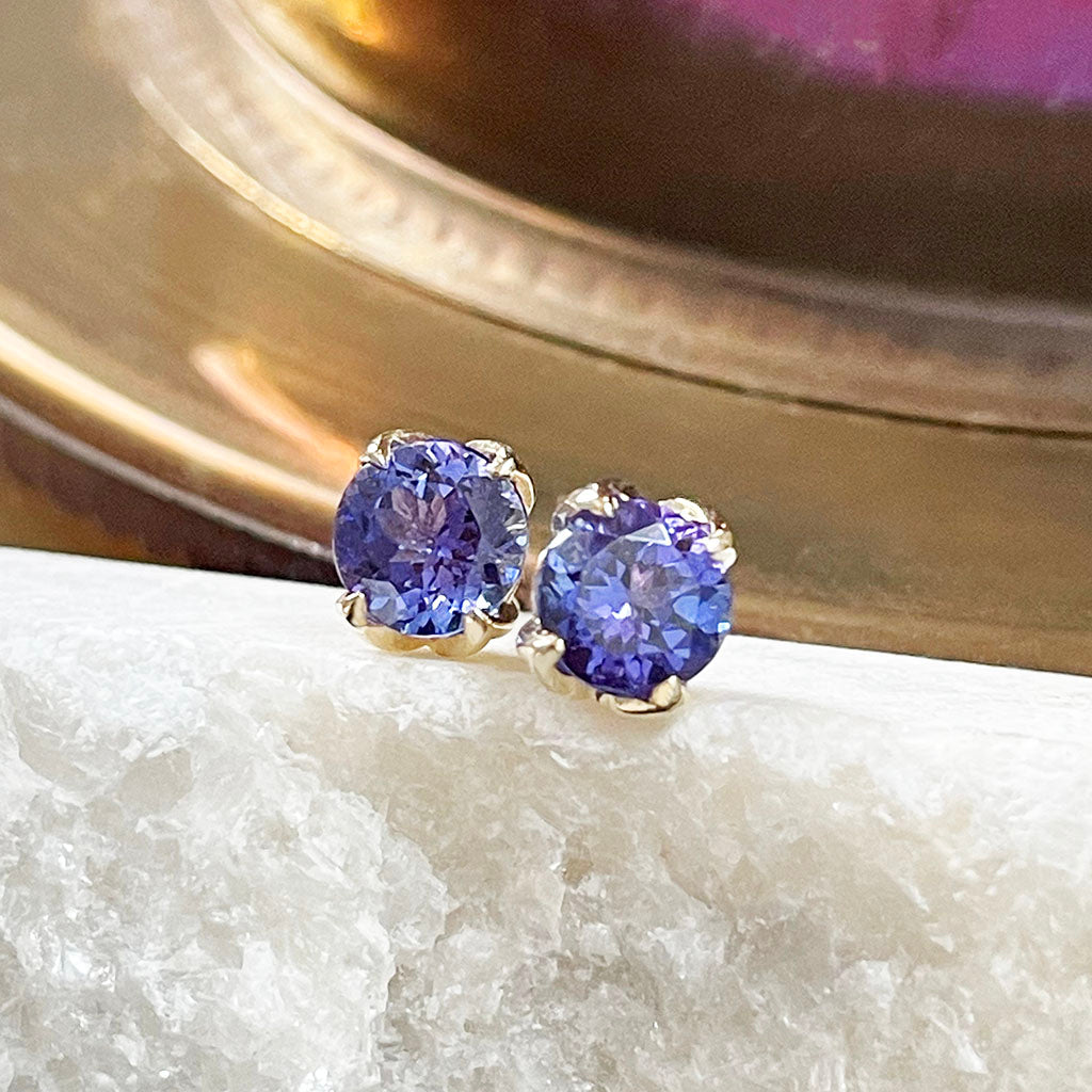 Tanzanite Yellow Gold Filigree stud earrings