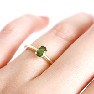 Simply Beautiful Solitaire Oval Cut Green Tourmaline Yellow Gold Ring