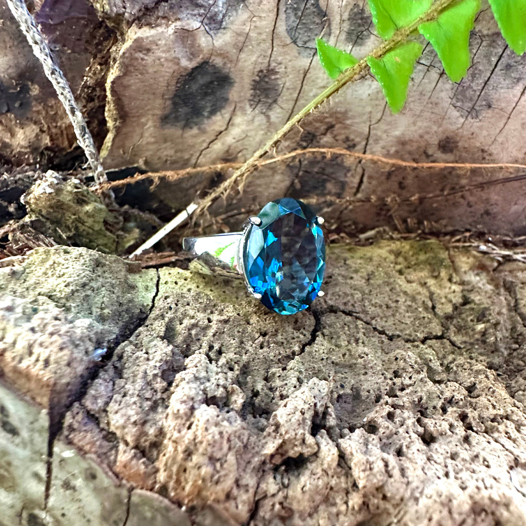 Solid Solitaire Deep London Blue Topaz Oval Cut White Gold Ring