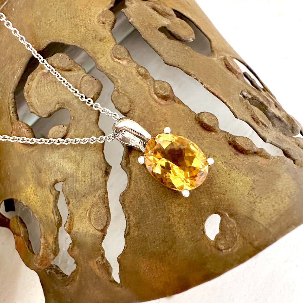 Solitaire Four Claw Oval Citrine White Gold Pendant