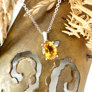 Solitaire Four Claw Oval Citrine White Gold Pendant