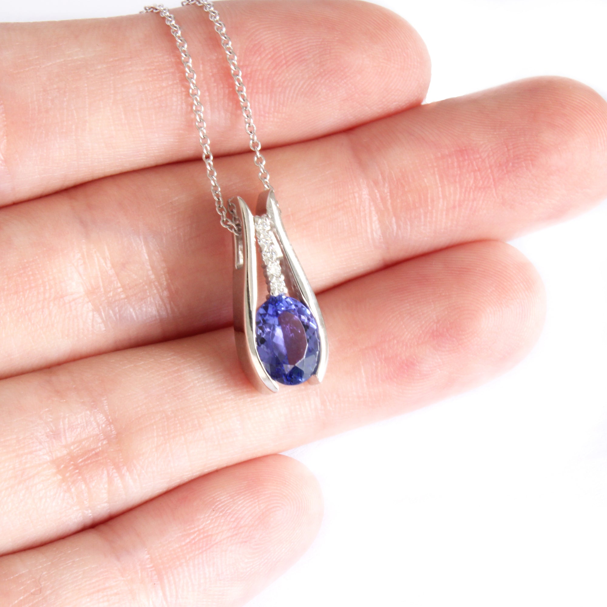 Tanzanite pendant white gold deals