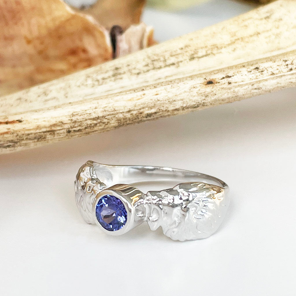 Striking Double Lion and Tanzanite White Gold Ring