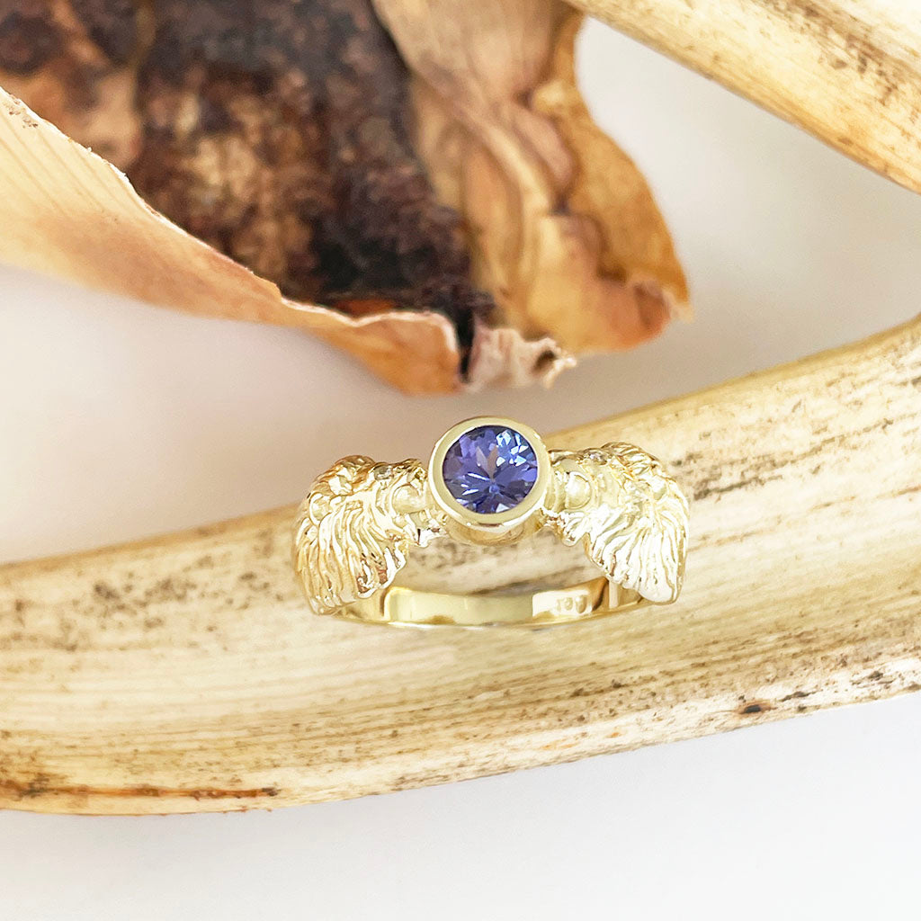 Striking Double Lion and Tanzanite Yellow Gold Ring