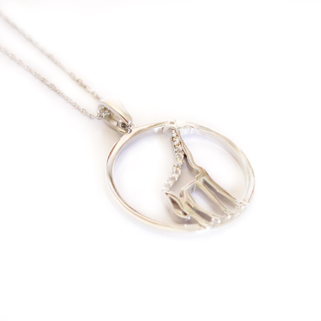 Stylish Circular Giraffe Diamond Back White Gold Pendant