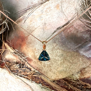 Stylish Solitaire Trilliant London Blue Topaz Rose Gold Pendant