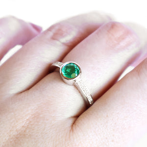 'The Glam' Round Cut Emerald Diamond Band White Gold Ring